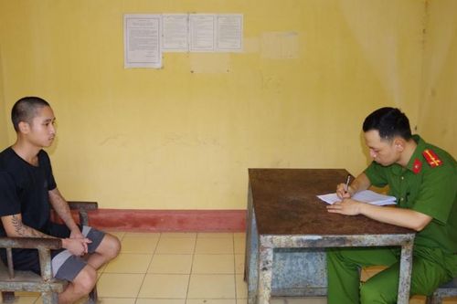 Ném đá vào xe ô tô đang chạy khiến tài xế bị chấn thương sọ não, hỏng mắt