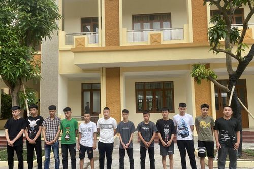 Mất lái trong lúc điều khiển xe máy đi tìm đối thủ hỗn chiến, 2 thanh niên tử vong