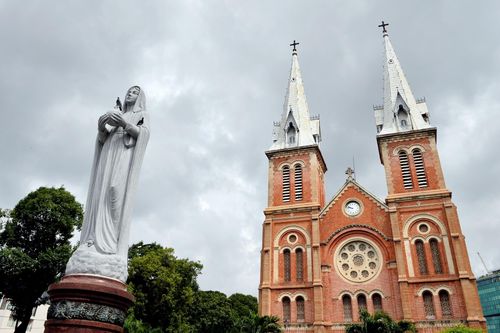 Trùng tu Nhà thờ Đức Bà kéo dài đến năm 2027
