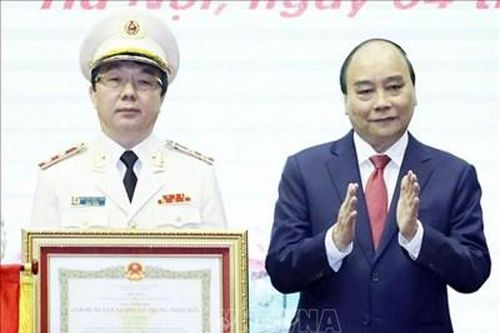 Chủ tịch nước dự lễ trao danh hiệu Anh hùng cho một đơn vị tình báo Công an nhân dân