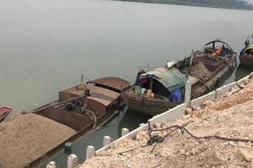 Tự ý khai thác 1.000m³ khoáng sản, bị phạt 115 triệu đồng