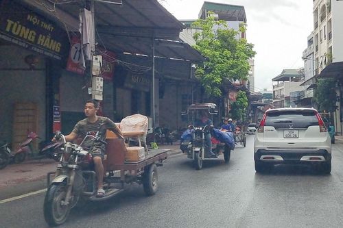 Hà Nội: Xe tự chế vẫn 'tung hoành' bất chấp lệnh cấm