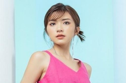 Thương ngày nắng về: Ngọc Huyền làm mẫu ảnh, hướng dẫn cách chọn trang phục thanh lịch