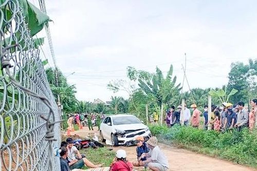 Tạm giữ tài xế lái ô tô truy đuổi, tông 2 người tử vong tại Bình Định