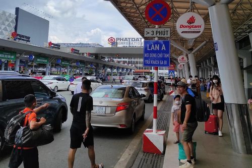 Đề xuất giải pháp giảm ùn tắc sân bay Tân Sơn Nhất