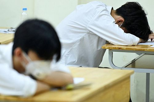 Bộ GD&ĐT nói gì khi thí sinh bị điểm 0 vì ngủ quên trong giờ thi?