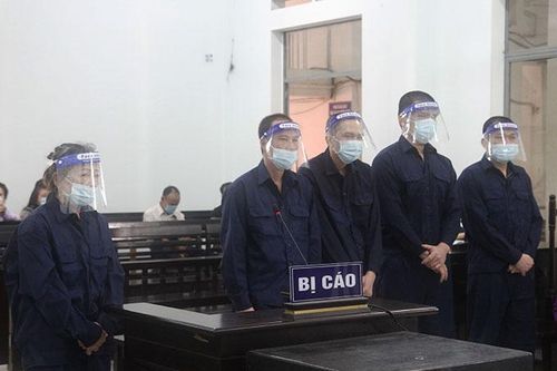 Lừa bán đất, 5 bị cáo lãnh án