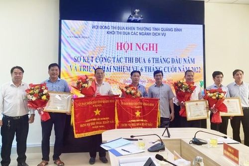 Điện lực Quảng Bình: Nhận Cờ thi đua của UBND tỉnh về thành tích xuất sắc