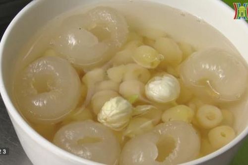 Chè hạt sen long nhãn