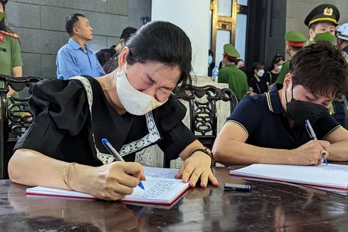 Nước mắt trong ngày tiễn biệt 3 liệt sỹ về đất Mẹ