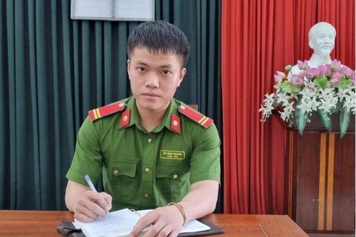 2 chiến sĩ công an nghĩa vụ 'truy tìm giấc mơ' bằng điểm 10 môn Sử