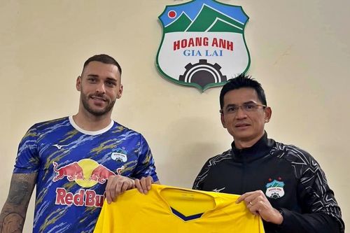 Tân binh Hoàng Anh Gia Lai dành lời 'có cánh' cho Công Phượng