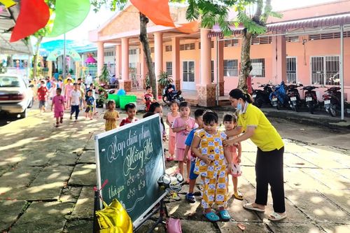 Hè rộn ràng tiếng trẻ mầm non
