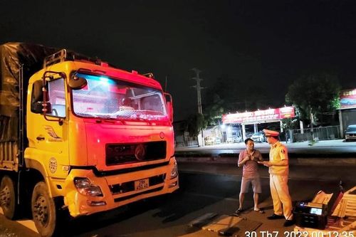 Cảnh sát giao thông Vĩnh Phúc xuyên đêm xử lý xe cơi nới, vi phạm trọng tải