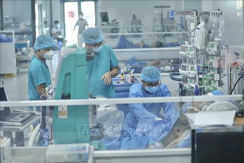 Hà Nội: Bệnh nhân COVID-19 nhập viện tăng