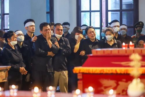 Người thân, đồng đội khóc nghẹn đưa tiễn 3 chiến sĩ hy sinh dũng cảm trong vụ cháy