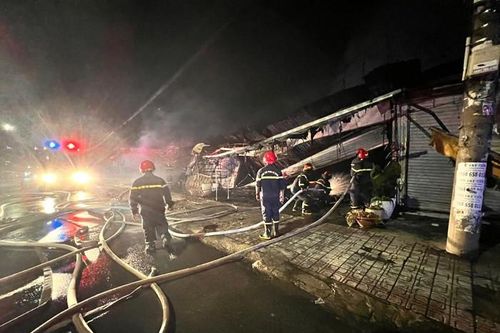 Bình Dương: Cháy chợ, nhiều tài sản bị thiêu rụi