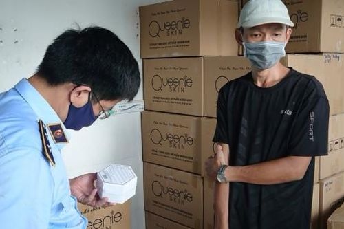 TP. Hồ Chí Minh: Phát hiện kho hàng mỹ phẩm giả mạo thương hiệu Queenie Skin