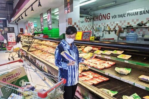 Tìm giải pháp kéo giá hàng hóa giảm theo giá xăng dầu