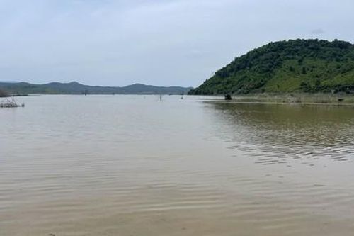 Tìm thấy thi thể hai anh em mất tích khi đi mò ốc ở hồ Sông Lũy