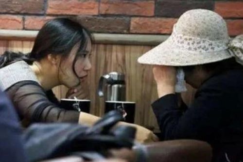 Nghề mới ở Trung Quốc: Chuyên gia thuyết phục các 'tiểu tam' chấm dứt 'chuyện ba người'