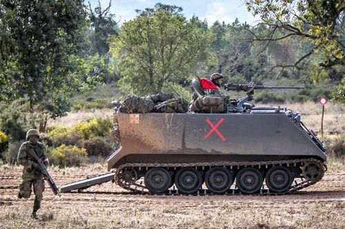 Ukraine không hài lòng khi chỉ nhận được thiết giáp M113 thay vì xe tăng Leopard 2A4