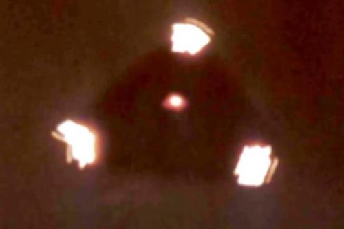 Chấn động vụ rượt đuổi UFO khét tiếng nhất lịch sử thế giới