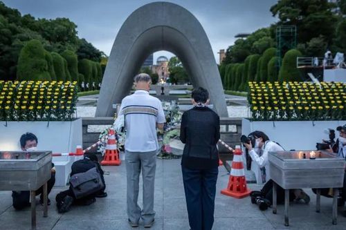 Đại diện gần 100 quốc gia có mặt tại Hiroshima tưởng nhớ các nạn nhân bom nguyên tử