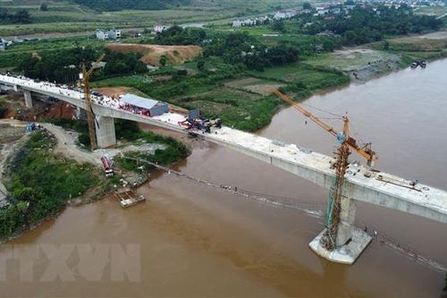Lào Cai hợp long cầu Làng Giàng - cây cầu thứ 8 bắc qua sông Hồng
