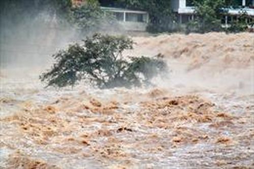 Lũ quét khiến gần 1.000 người mắc kẹt ở Công viên quốc gia Death Valley, Mỹ