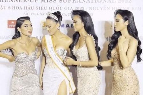 Ngọc Châu, Thủy Tiên ghi điểm với hành động che chắn giúp Thảo Nhi chỉnh sửa váy áo
