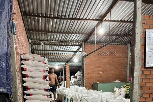 Phát hiện điểm sản xuất số lượng lớn bột ngọt giả
