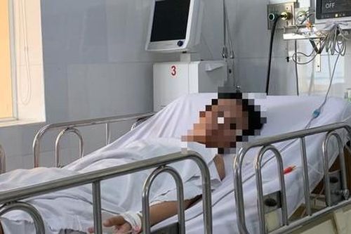 8 sinh viên uống rượu không rõ nguồn gốc, 2 em tử vong, 6 em nguy kịch