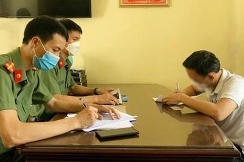 Xử phạt thanh niên mặc trang phục Công an quay TikTok