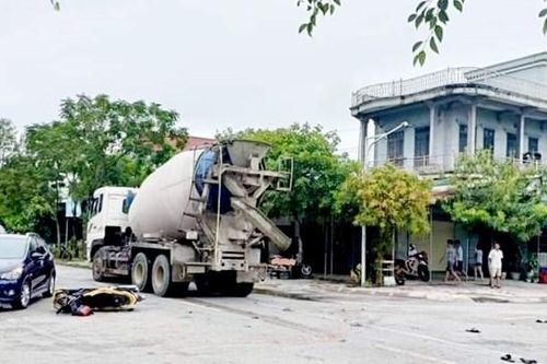 Xe bồn đâm xe máy, 2 người thương vong