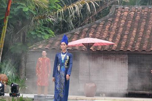 NTK Hoài Sang ra mắt bộ sưu tập dạ yến độc đáo