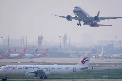 Trung Quốc 'nhẹ tay hơn' đối với chuyến bay có ca mắc Covid-19