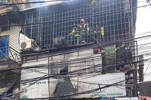 Hà Nội: Cháy lớn tại ngôi nhà ở dốc Bệnh viện Nhi, Đê La Thành