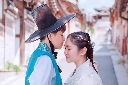 Sau khi đổi tên thành cùng họ với người yêu đồng giới, Thiện Nhân tiếp tục tuyên chiến cực gắt