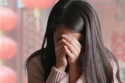 Trung Quốc bắt ông bố gả con gái thiểu năng 3 lần để lừa tiền sính lễ