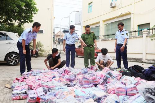 Vĩnh Phúc: Tiêu hủy 11.521 sản phẩm giả nhãn hiệu nổi tiếng