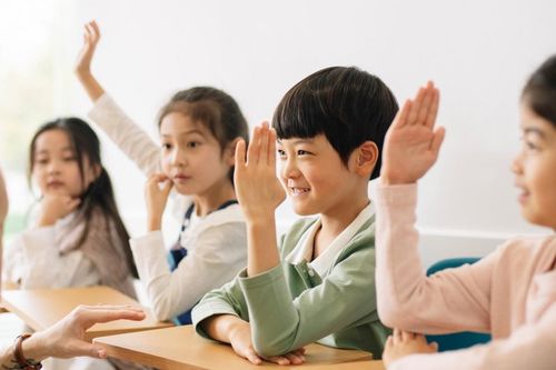 Giáo viên Trung Quốc phải làm việc quá sức