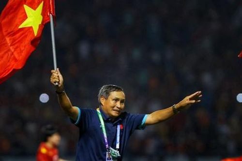 Gia hạn hợp đồng, HLV Mai Đức Chung dẫn dắt tuyển nữ Việt Nam tại World Cup 2023
