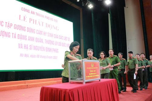 Công an Hà Nội phát động học tập tấm gương của 3 liệt sĩ PCCC