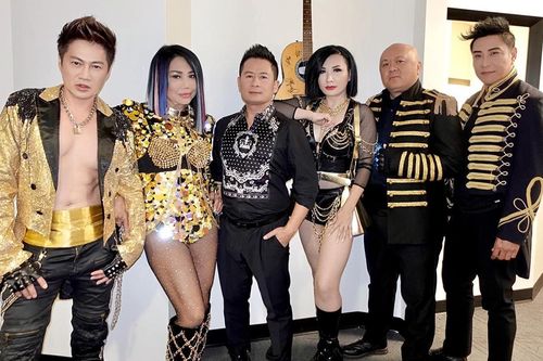 Trizzie Phương Trinh đi hát với chồng cũ Bằng Kiều: 'Mất đi một người chồng nhưng có được một người bạn'