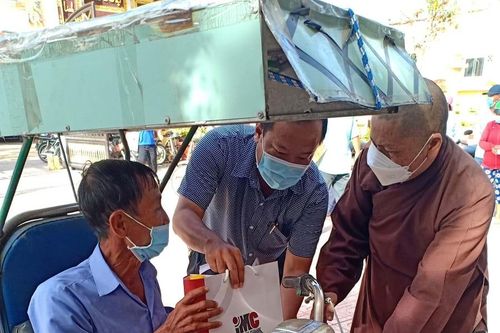 Tập đoàn IMC trao hàng nghìn phần quà từ thiện dịp Tết Trung thu 2022