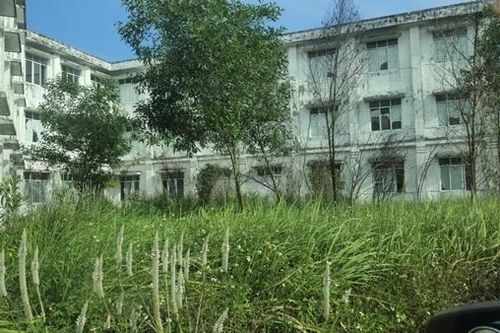 Bệnh viện tuyến tỉnh 'tụt hạng', bị bỏ hoang phế