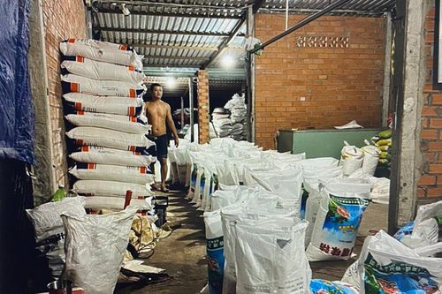 Tây Ninh: Phát hiện xưởng lớn sản xuất bột ngọt giả
