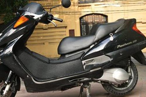 Ai là chủ sở hữu chiếc xe Honda Patheon?