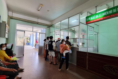 Ngành Y tế Quảng Ngãi: 'Bơi' trong khó khăn sau đại dịch